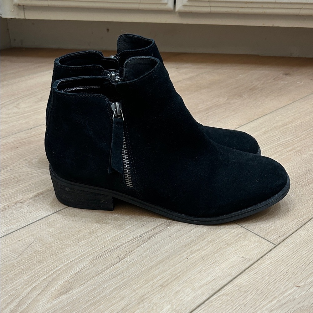 Blondo Suede Waterproof Liam Bootie Size 8.5